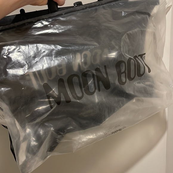 NWT Moon boot pink sold out online mini - Picture 9 of 9